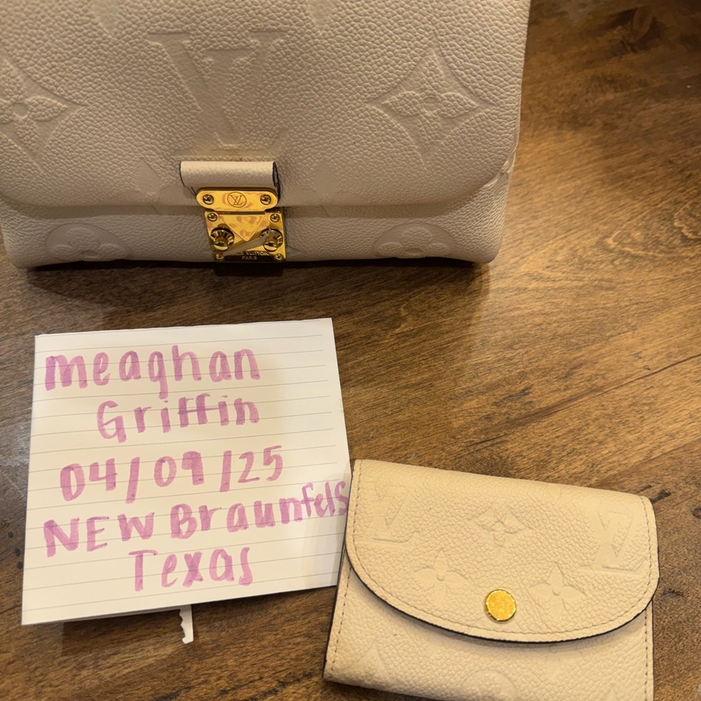 Louis Vuitton Cream Women's Bag and Wallet Set